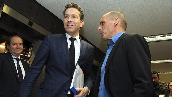 El presidente del Eurogrupo, junto al nuevo ministro de Finanzas griego.