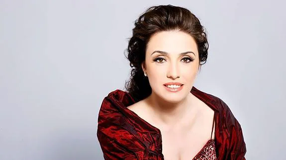 Ermonela Jaho, una de las soprano que participan en 'La traviata' que ofrecerá el Real. 