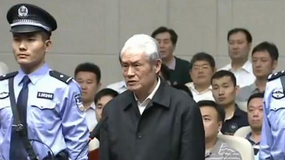 El exministro chino Zhou Yongkang, durante su juicio.