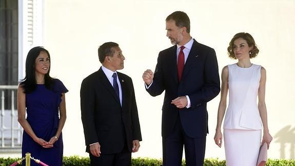 Los Reyes, junto al presidente de Perú, Ollanta Humala, y su esposa. 