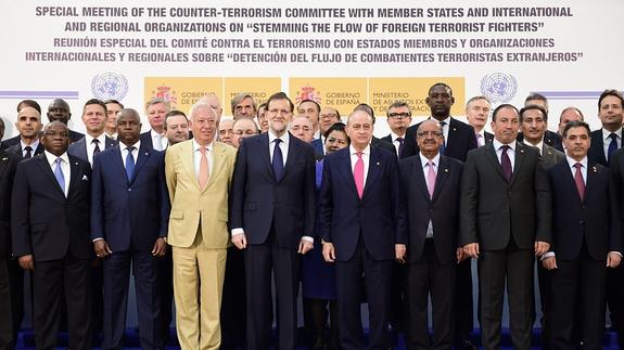 El presidente del Gobierno, Mariano Rajoy posa junto con varios ministros durante el Consejo de Seguridad de la ONU.