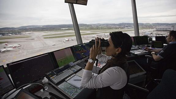 Controladores aéreos.