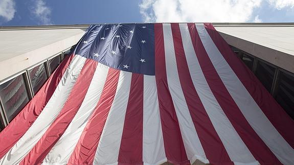 Bandera gigante de los Estados Unidos.