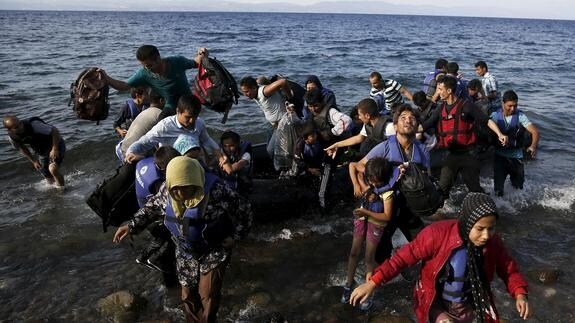 Inmigrantes afganos llegan a la isla griega de Lesbos. 