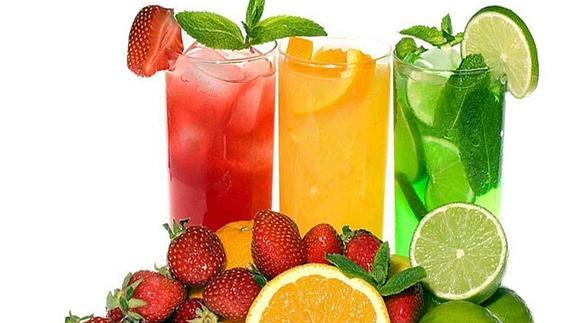No debemos añadir azúcares a los zumos de frutas. 