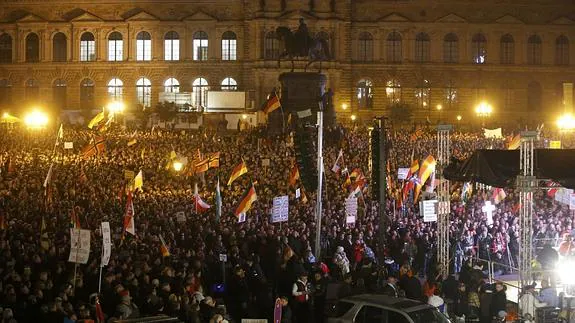 Concentración anti-inmigración en Dresde (Alemania).