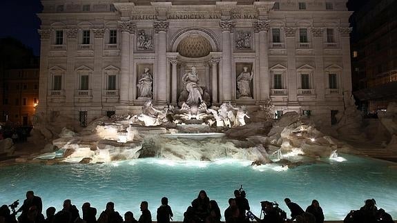 Inaguración de la Fontanta de Trevi tras las obras.