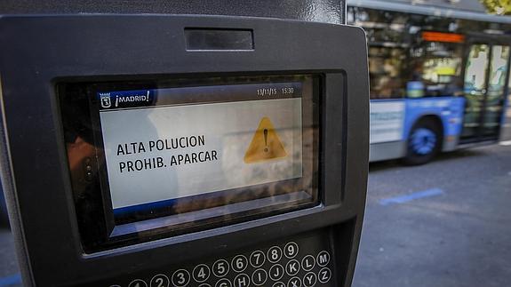 Restricciones de aparcamiento en el Paseo de la Castellana.