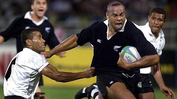 Jonah Lomu con los All Blacks, en un partido contra Fiji en 1998.