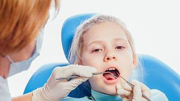 ¿Es recomendable poner coronas en los dientes de los niños?