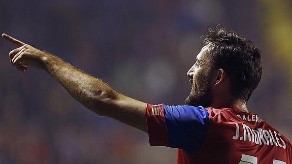 Morales celebra uno de sus dos goles ante la UD Las Palmas.