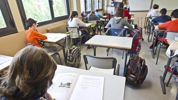 Alumnos de sexto de primaria realizan la prueba de revalida de la Lomce.