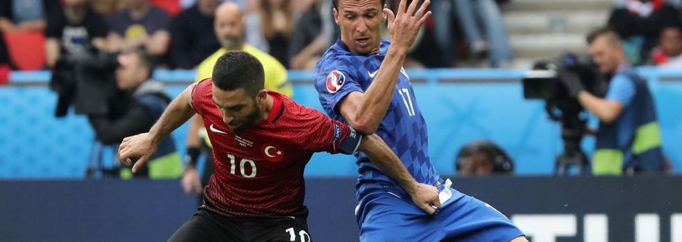 Arda Turan, durante su primer partido de la Eurocopa. 