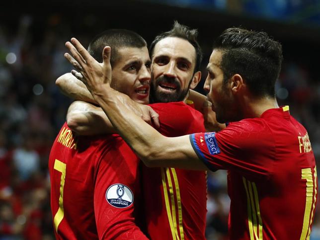 España celebra un gol ante Turquía. 