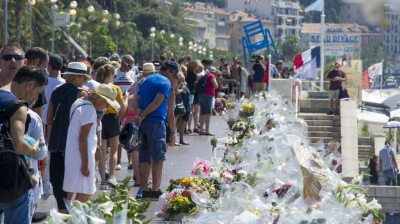 Flores en el Paseo de los Ingleses en Niza.