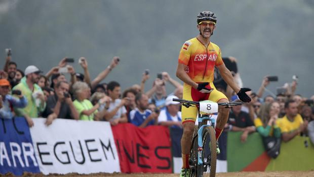 La entrada torera a meta de Carlos Coloma