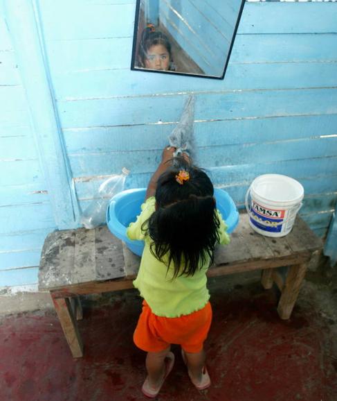 Muchos niños enferman en el mundo a causa de diarreas causadas por falta de higiene. 