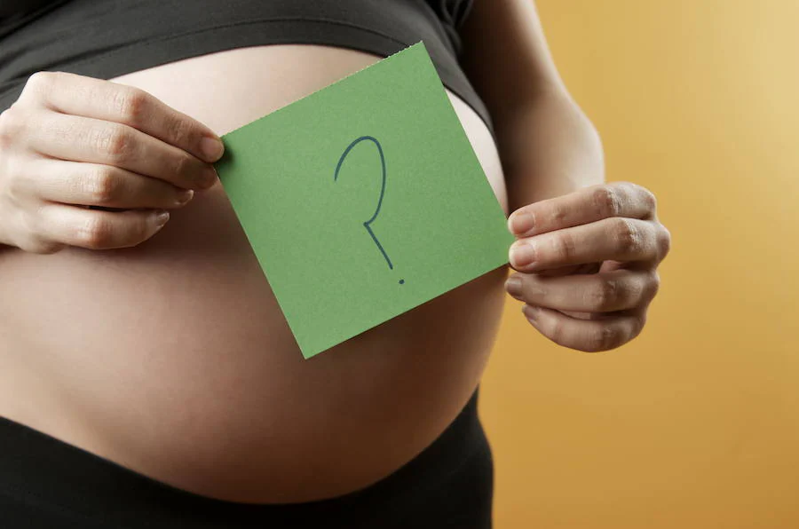 Normalmente, el embarazo es protector, así que se suele suspender la toma de medicamentos. 