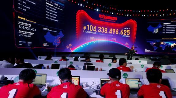 Participantes en la gala del Día del Soltero que organiza la firma china Alibaba