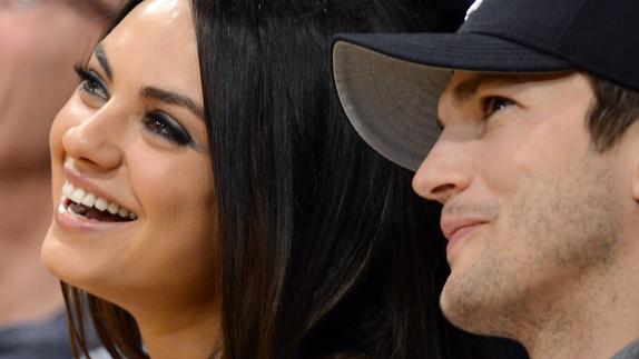 Mila Kunis y Ashton Kutcher.