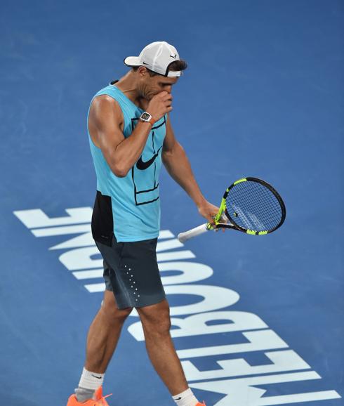 Rafa Nadal ya se entrena en Melbourne. 