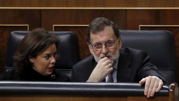 Rajoy y Sáenz de Santamaría, hoy en el Congreso.