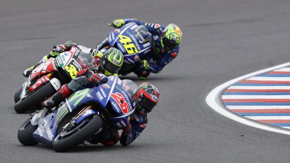 Viñales, por delante de Crutchlow y Rossi. 