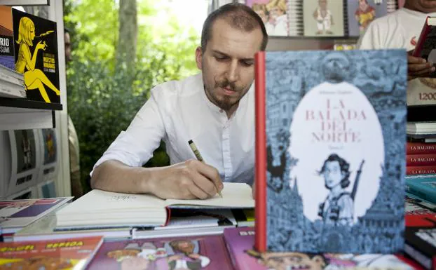 Alfonso Zapico dedica a un lector 'La balada del norte (Tomo 2)'. 