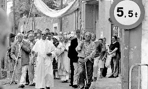 PROCESIÓN. Los mirandinos celebraron la misa en honor a Santo Domingo. / MARIETA