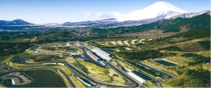 A ESTRENAR. Vista aérea del renovado circuito Fuji Speedway, con el característico monte del que toma su nombre al fondo. / E. C.