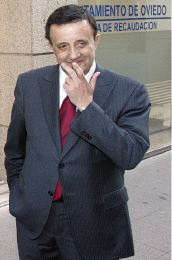 MOLINA. En la inauguración de las oficinas de Oviedo. / MARIO ROJAS