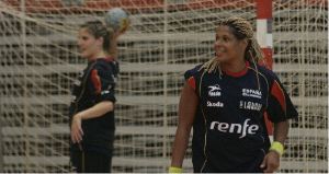 ENTRENAMIENTO. La canaria Marta Mangué, ayer, en el Palacio de Deportes. / PURI CITOULA