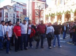 Los siete mineros encerrados en el Ayuntamiento, pasaron la Navidad con sus familias. / SABINA RUBIO