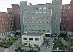 Fachada principal del Hospital Covadonga, en el HUCA. ::                             M. ROJAS