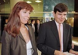 Alicia Sánchez-Camacho y Manuel Pimentel en una imagen de 1999. / Efe