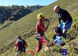 Rescatan a un ciclista que sufrió una caída en Sobrescopio