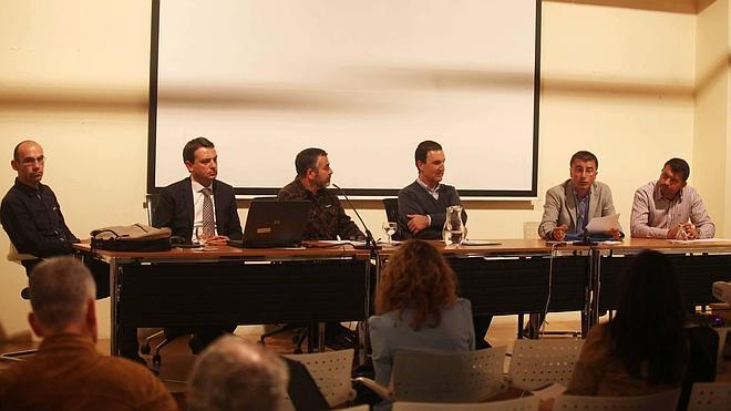 Mesa redonda sobre las posibilidades turísticas de la afición al ciclismo 