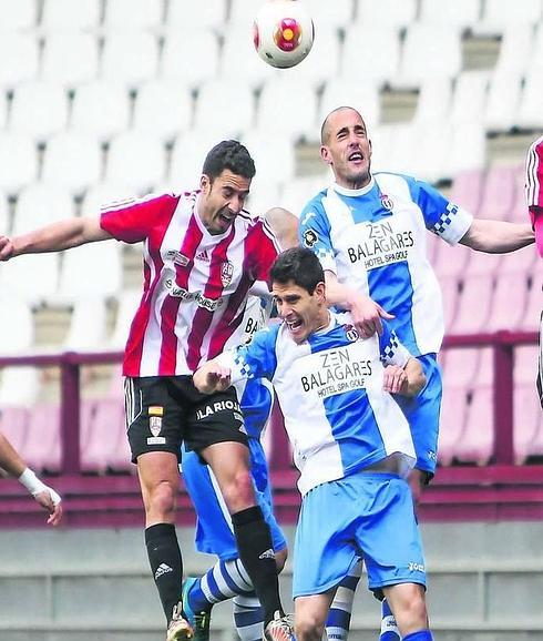 César y Mikel, en Las Gaunas, en el partido ante el UDL 