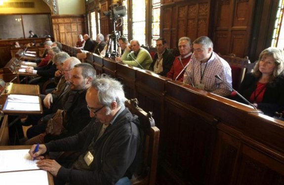 Participantes en la comisión de Agroganadería celebrada ayer en la capital del Principado. 