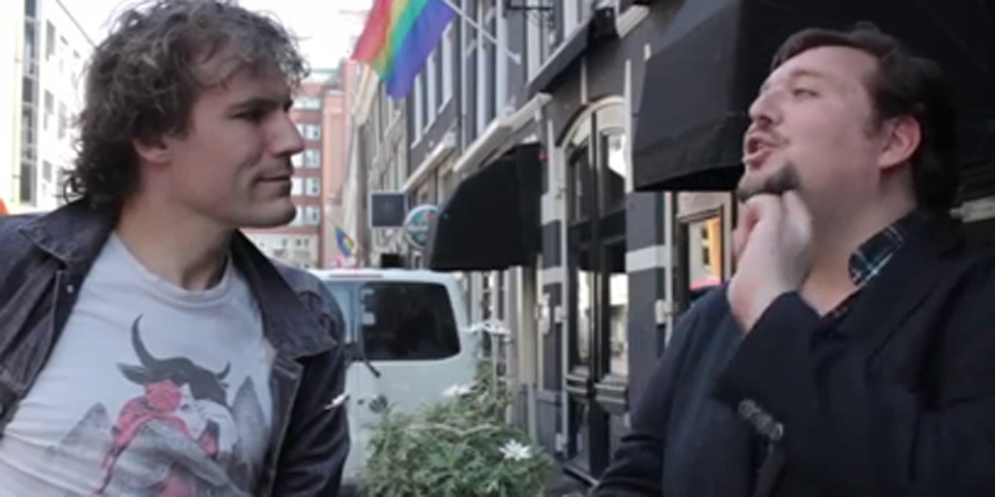 ¿Qué pasaría si los gays hicieran las mismas preguntas que les hacen?