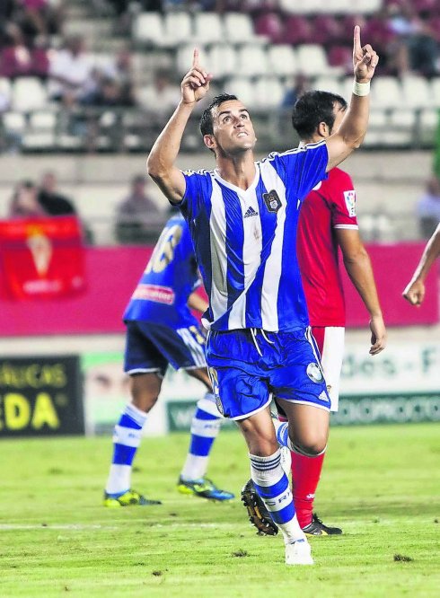 Linares celebra un gol marcado al Murcia esta temporada. 