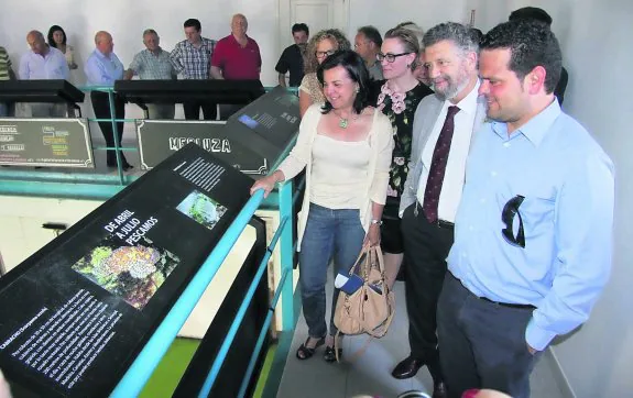 María Jesús Álvarez, Ignacio García Palacios y Adolfo García, durante la visita a los nuevos recursos. 