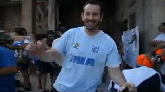 'Happy' hace bailar a Navelgas