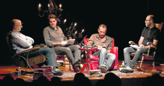 Rodrigo Fresán, Eduardo San José, Ricardo Menéndez Salmón y Javier García en el coloquio literario. 