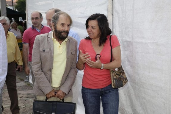 César Pérez de Tudela y María Jesús Álvarez, ayer en Arenas.