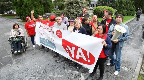 Protesta, en octubre de 2013, para exigir la apertura del centro.