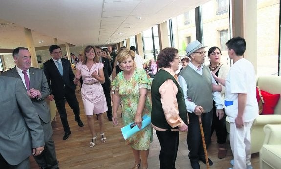 La inauguración de ayer de la residencia Palacio de Leceñes, en Valdesoto.