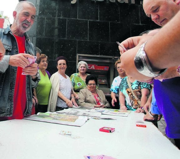 Los mayores defienden su centro