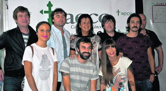 The Charlatans, con miembros de la AECC. 