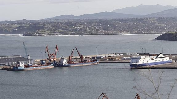 El Principado pide buscar nuevas navieras para la autopista del mar